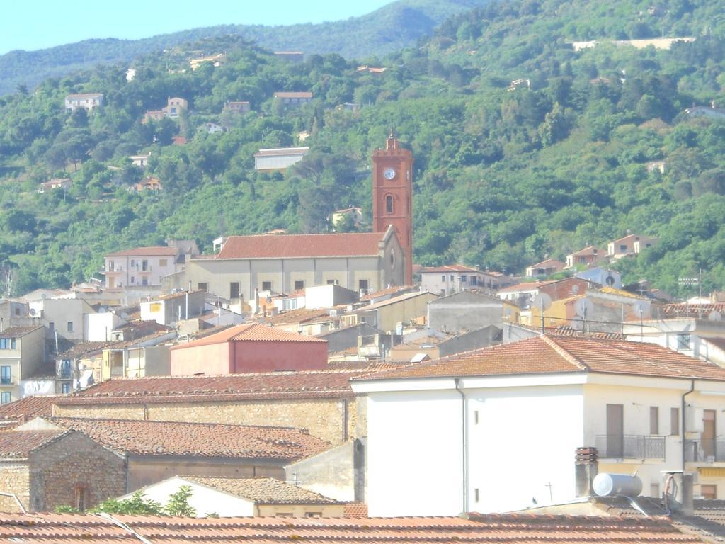 Apartamento Il Cortiletto Castelbuono  Habitación foto
